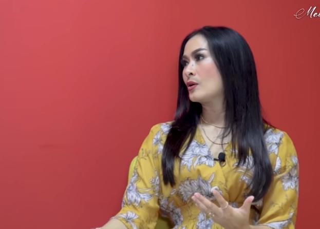 Iis Dahlia ngobrol bareng Melaney Ricardo (Youtube.com)