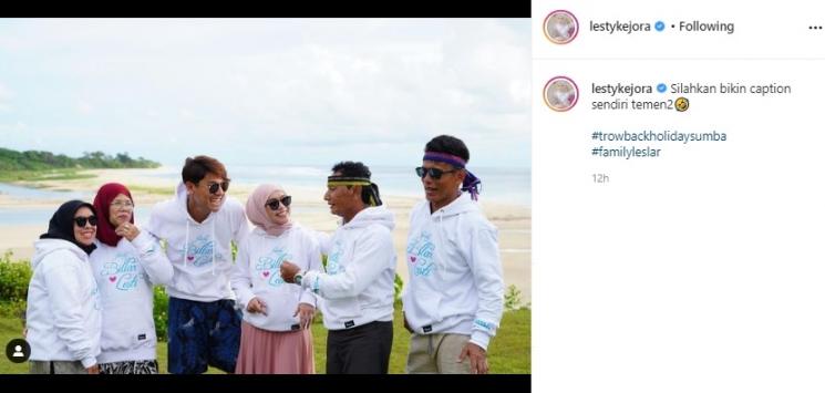 Keluarga Lesti Kejora dan Rizky Billar. (Instagram/@lestykejora)