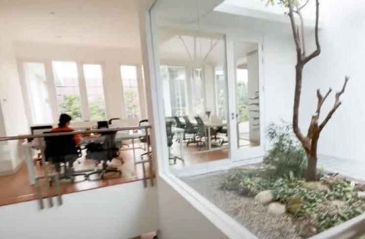 Kantor Luna Maya. (Youtube)