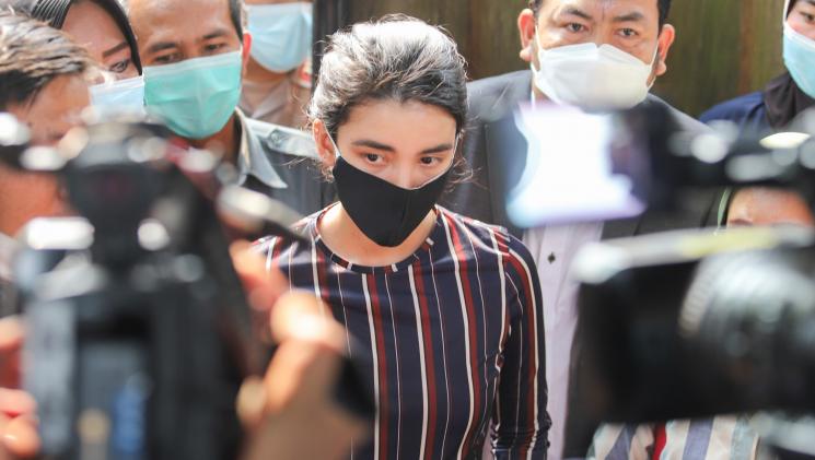 Tsania Marwa jemput anaknya. [MataMata.com/Alfian Winanto]