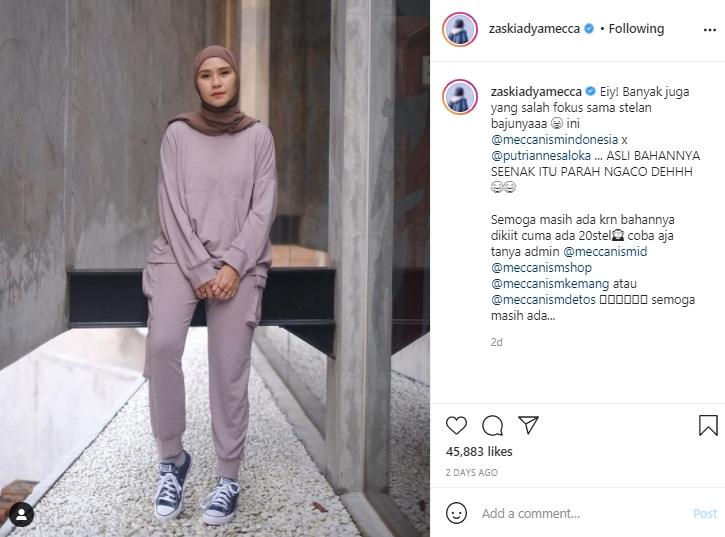 Outfit Zaskia Adya Mecca (Instagram.com)