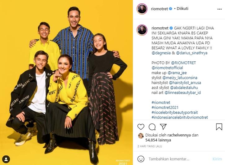 Keluarga Darius Sinathrya dan Donna Agnesia (Instagram.com)
