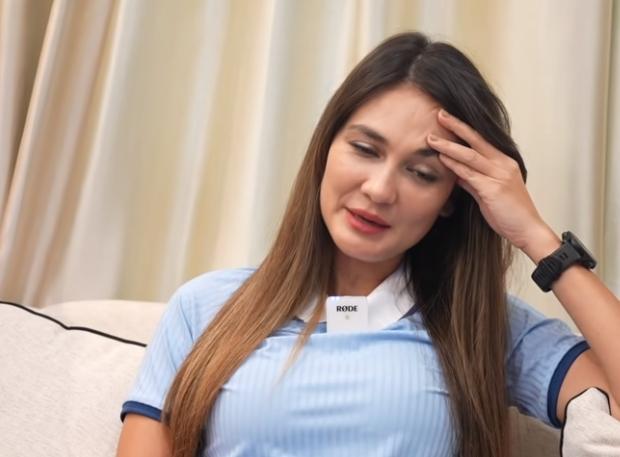 Luna Maya dihipnotis Uya Kuya (Youtube.com)
