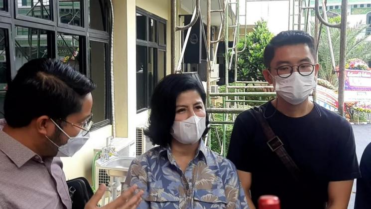 Desiree Tarigan bersama Tim Kuasa Hukum di Polres Jaksel. (MataMata.com/Yuliani)