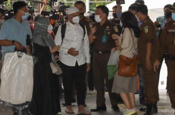 FOTO: Mark Sungkar Jadi Tahanan Kota
