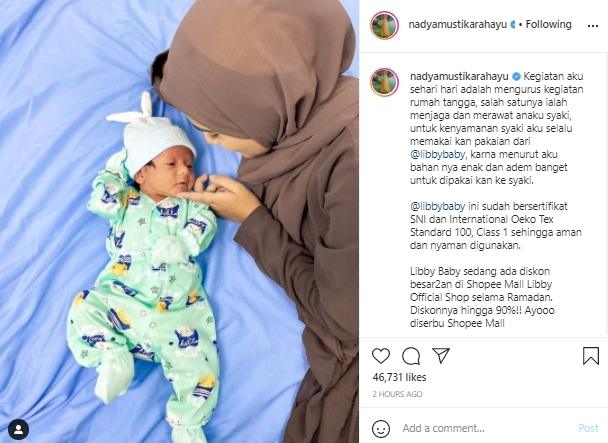 Nadya Mustika dan sang putra (Instagram.com)