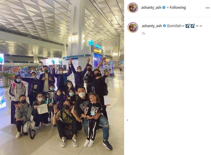 Ashanty dan keluarga. (Instagram/@ashanty_ash)