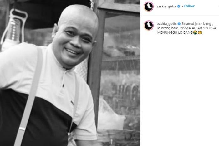 Zaskia Gotik tuai kritikan saat beri ucapan duka Sapri Pantun. (Instagram/@zaskia_gotix)