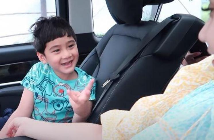 Rafathar Malik Ahmad minta adiknya lahir Agustus. (Youtube/RANSEntertainment)