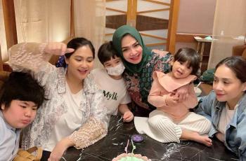 Raffi Ahmad - Nagita Slavina Lebaran di Rumah Mama Rieta, Suami Caca Tengker Mana?