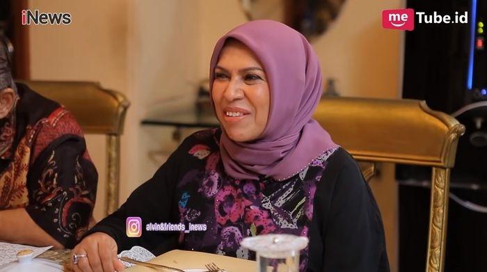 Fatmawati Assegaf, ibunda Najwa Shihab (YouTube/iNews)