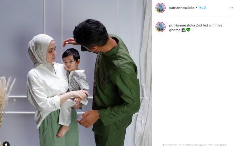 Putri Anne dan Arya Saloka bersama anak mereka (Instagram/@putriannesaloka)