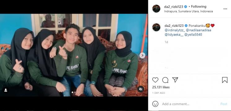 Rizki DA bersama ponakan. (Instagram/da2_rizki123)