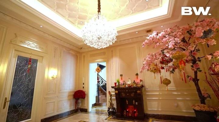 Potret rumah mewah Crazy Rich PIK Helena Lim. (YouTube/Boy William)