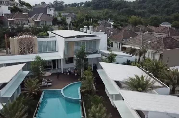 Rumah mewah Crazy Rich Malang. (Youtube/RANSEntertainment)