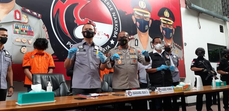Raffi Zimah, putra penyanyi dangdut Rita Sugiarto ditangkap. (MataMata.com/Herwanto)