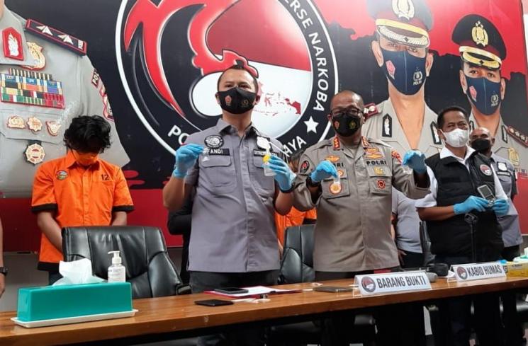 Raffi Zimah, putra penyanyi dangdut Rita Sugiarto ditangkap. (MataMata.com/Herwanto)