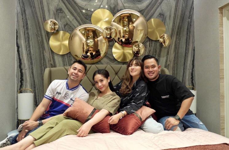 Raffi Ahmad dan Nagita Slavina kunjungi rumah Crazy Rich Malang (Instagram/@raffinagita1717)