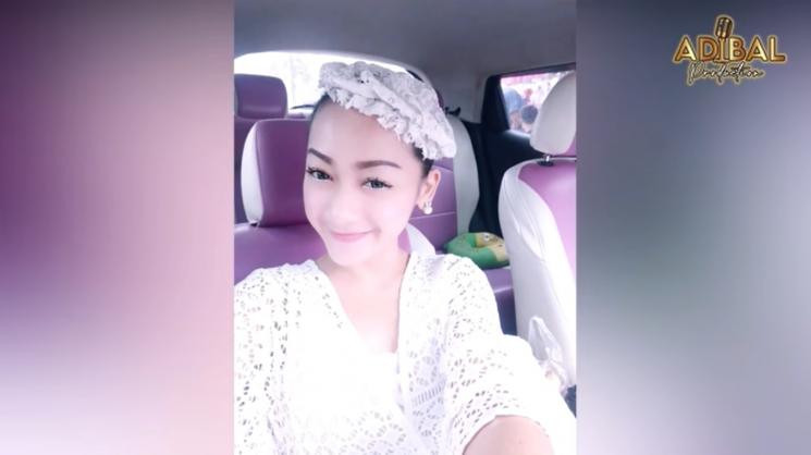 Elyn Munchen dikabarkan lumpuh karena stroke. (YouTube/MAKSI MUSIC)