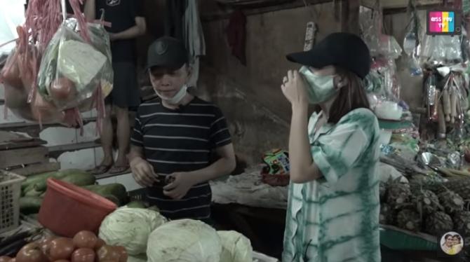 Ayu Ting Ting dan Abdul Rozak (YouTube/Qiss You TV)
