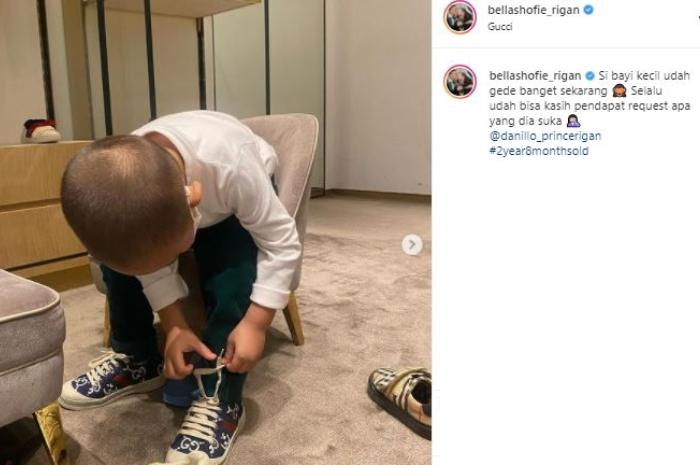 Gaya anak Bella Shofie saat pilih belanjaan sendiri. (Instagram/@bellashofie_rigan)