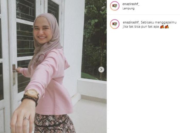 Nadzira Shafa, calon istri Ameer Azzikra. (Instagram/@enazirashf_)