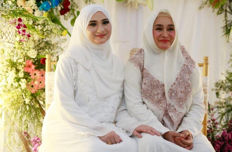 Proses lamaran Ameer Azzikra dan Nadzira Shafa. (MataMata.com/Herwanto)