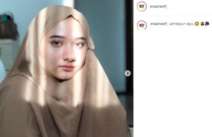 Nadzira Shafa, calon istri Ameer Azzikra. (Instagram/@enazirashf_)