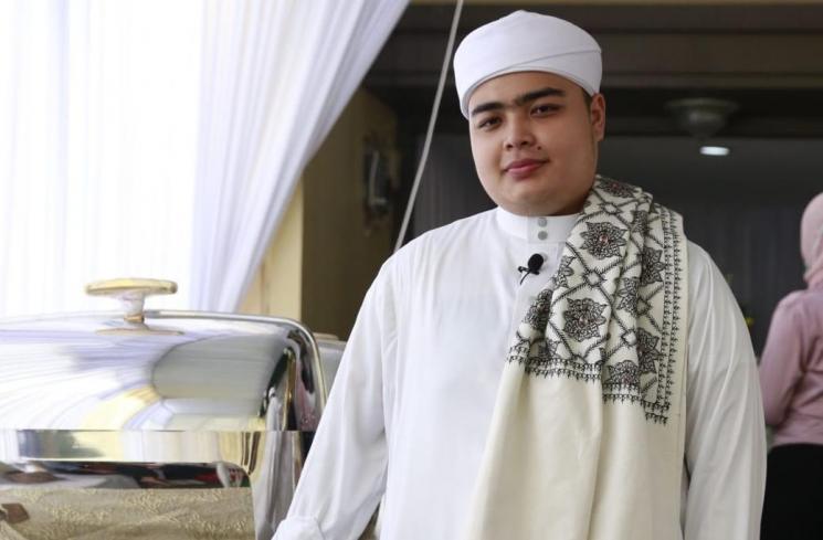 Proses lamaran Ameer Azzikra dan Nadzira Shafa. (MataMata.com/Herwanto)