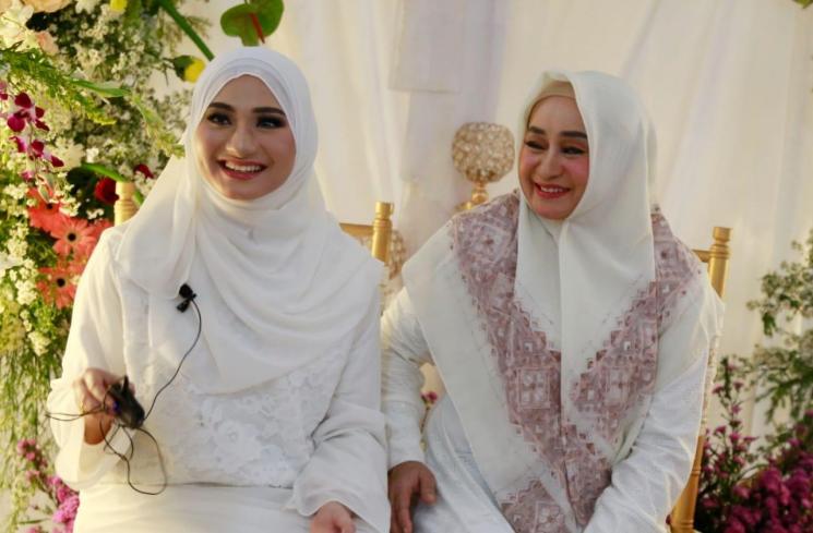 Proses lamaran Ameer Azzikra dan Nadzira Shafa. (MataMata.com/Herwanto)