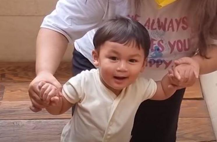 Kiano Tiger Wong mendatangi Paula Verhoeven. (Youtube/BaimPaula)