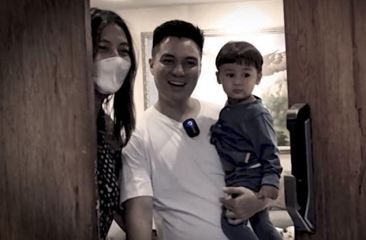 Paula Verhoeven dikasi kado mobil travel mewah. (Youtube/BaimPaula)