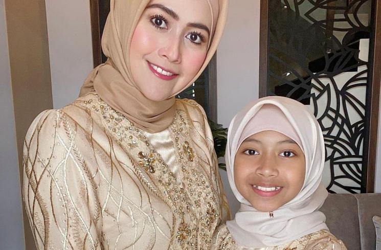 Meggy Wulandari dan putrinya, Meisya. (Instagram/@meggywulandari_real)