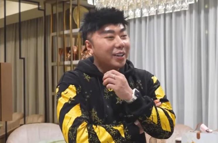 Roy Kiyoshi dikerjai Nino Kuya (Instagram.com)