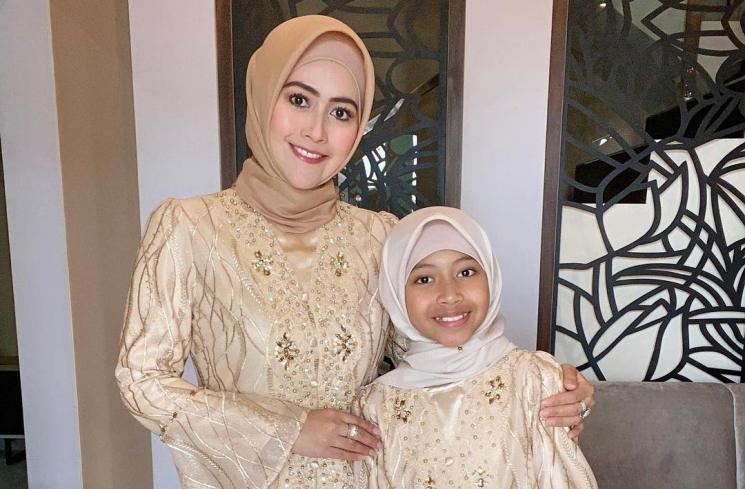 Meggy Wulandari dan putrinya, Meisya. (Instagram/@meggywulandari_real)