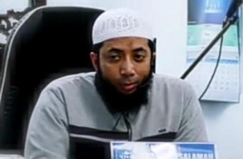 Ustaz Khalid Basalamah: Syair Kemerdekaan Dibolehkan dalam Syariat Islam