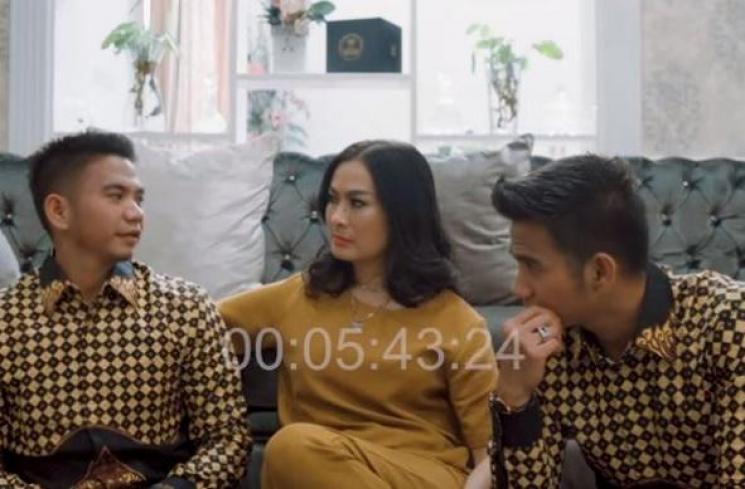 Rizki DA ngaku ketakutan akui talak Nadya Mustika Rahayu. (Youtube/IsdaFamily)