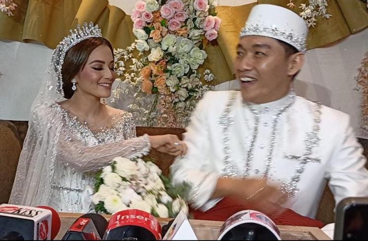 Ifan Seventeen dan Citra Monica menikah. (MataMata.com/Rena Pangesti)