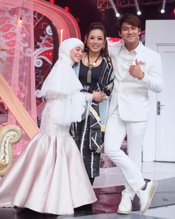 Rizky Billar dan Lesti Kejora bersama Soimah. (Instagram)