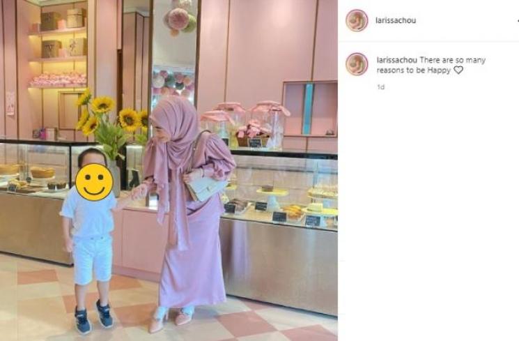 Larissa Chou dan anaknya. (Instagram/@larissachou)