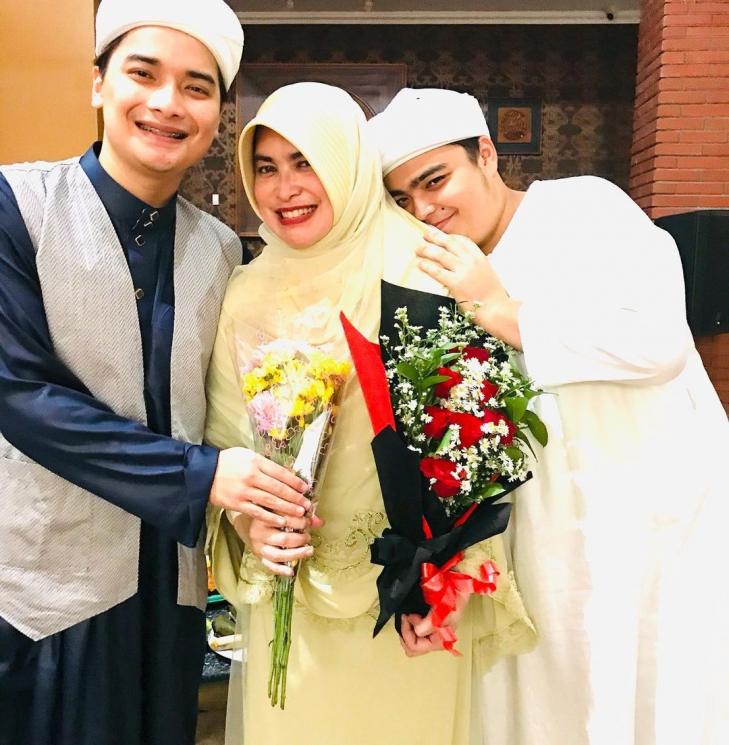 Alvin Faiz bersama ibu dan adiknya. (Instagram)
