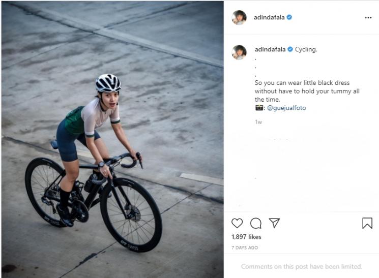 Falla Adinda Suka Bersepeda dan Pilates (instagram/adindafala)