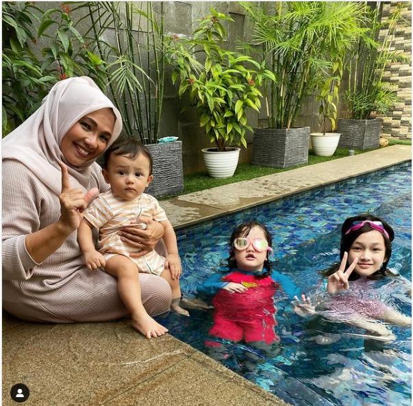 Potret Sherlie Subagyo Ibunda Andhika Pratama (Instagram/@sherliesubagyo)