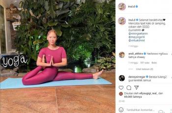 Pose yoga Inul Daratista (Instagram.com)