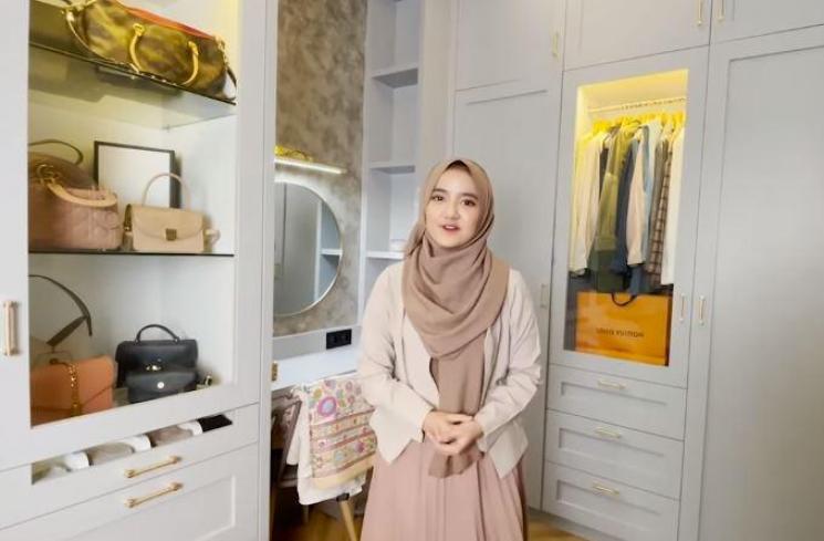 Sudut kamar Wirda Mansur. (Youtube/WirdaMansur)