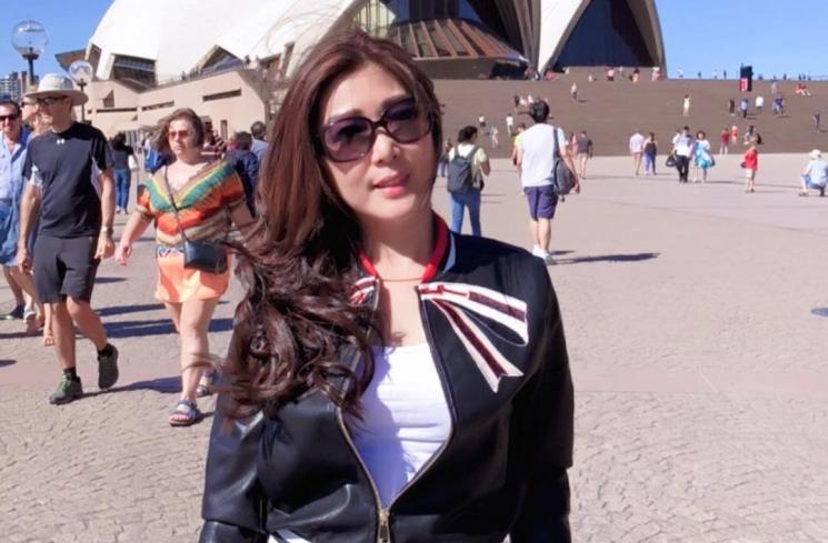 Potret Cantik Julie Tan Ibu Larissa Chou (Instagram/@julietanherisman)