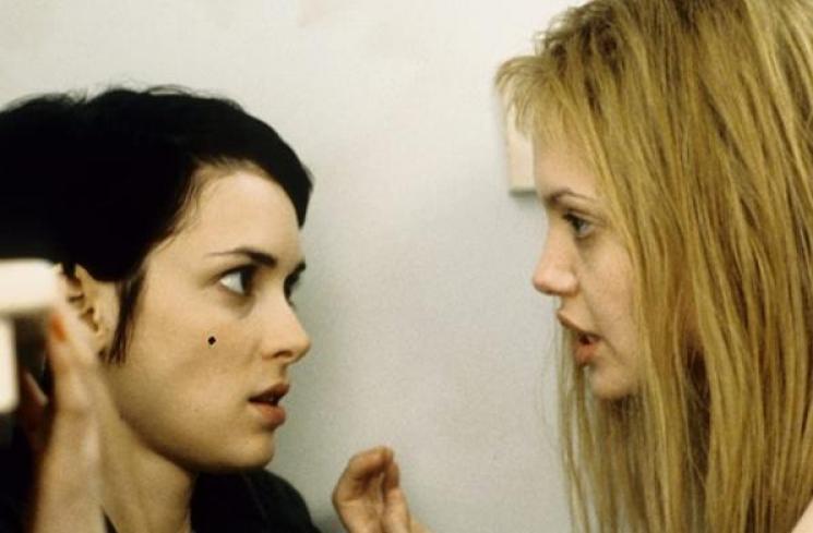 Film Terbaik Angelina Jolie - Girl, Interrupted (IMDb)