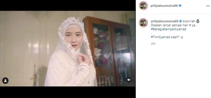 Prilly Latuconsina pakai gaun pengantin. (Instagram/@prillylatuconsina96)