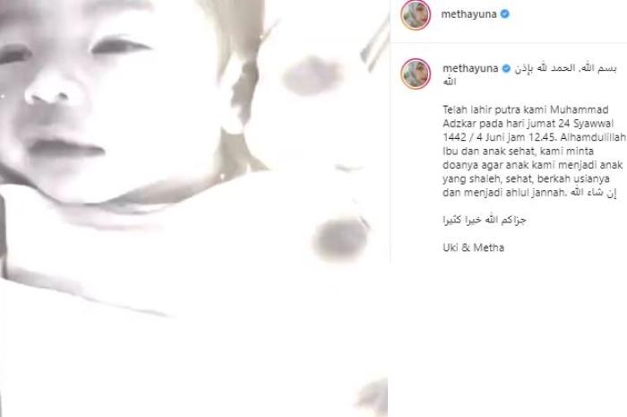 Istri Uki eks NOAH melahirkan anak ketiga. (Instagram/@methayuna)