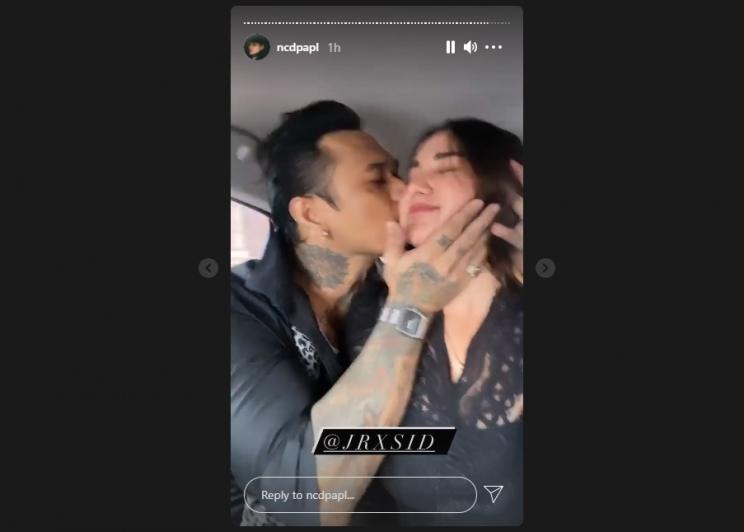 Jerinx SID cium Nora Alexandra. (Instagram/ncdpapl)